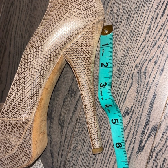 Fendi Deco Metallic Bow Platform Pumps - Picture 13 of 16